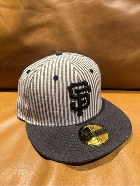 New Era San Francisco Striped Fitted Cap - Gray/White